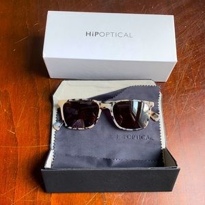 NWT Light Tortoise Shell Sunglasses